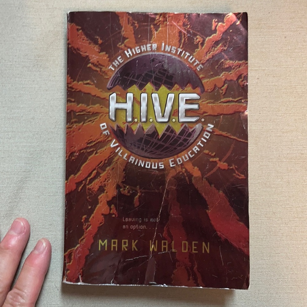 📚2/$6 H.I.V.E. #1: Higher Institute of Villainous
